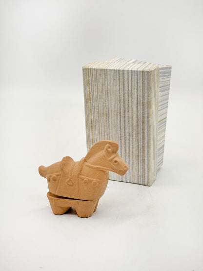 TB213 - Boîte Kogo de haniwa cheval 埴輪