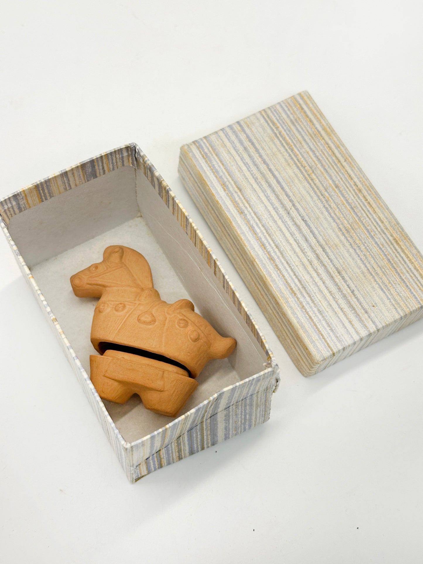 TB213 - Boîte Kogo de haniwa cheval 埴輪