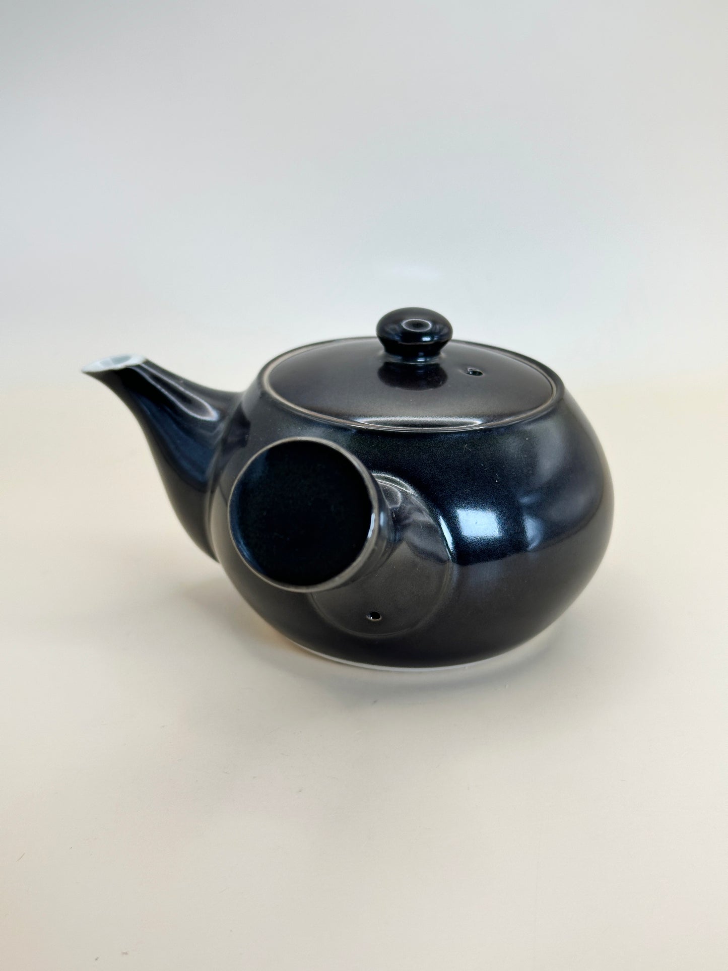 TB67 - Petite Théière en Porcelaine d'Arita-yaki 有田焼