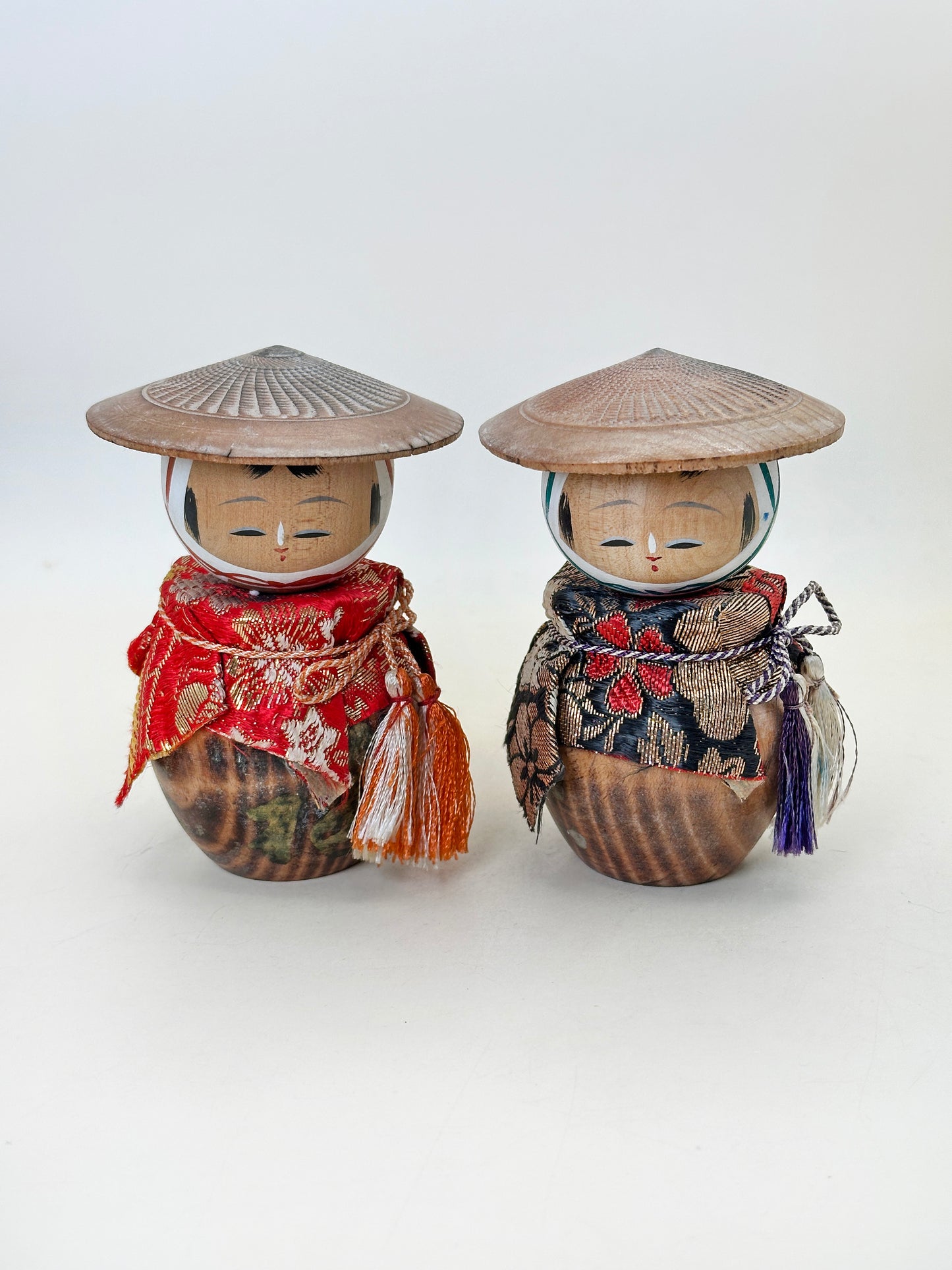 K10199 - Omiyage Kasa kokeshi de Couple 笠夫婦