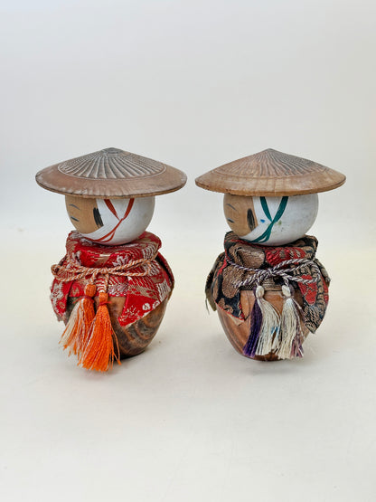 K10199 - Omiyage Kasa kokeshi de Couple 笠夫婦