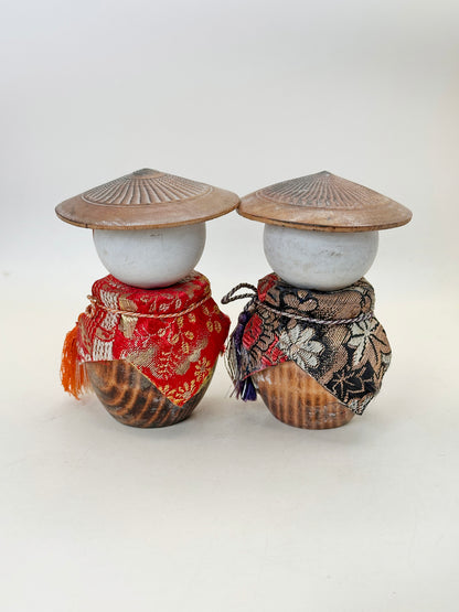 K10199 - Omiyage Kasa kokeshi de Couple 笠夫婦
