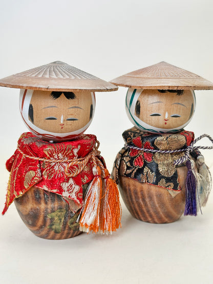 K10199 - Omiyage Kasa kokeshi de Couple 笠夫婦