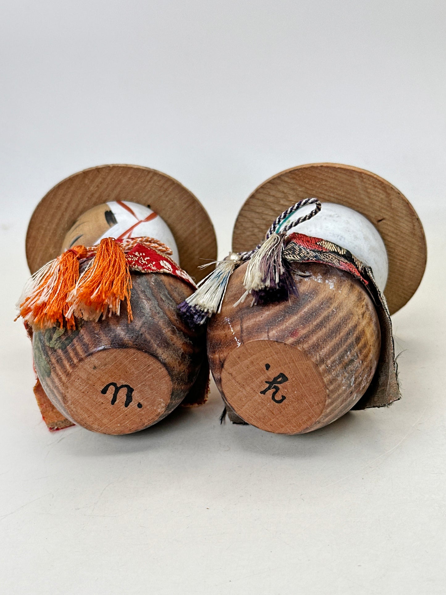 K10199 - Omiyage Kasa kokeshi de Couple 笠夫婦