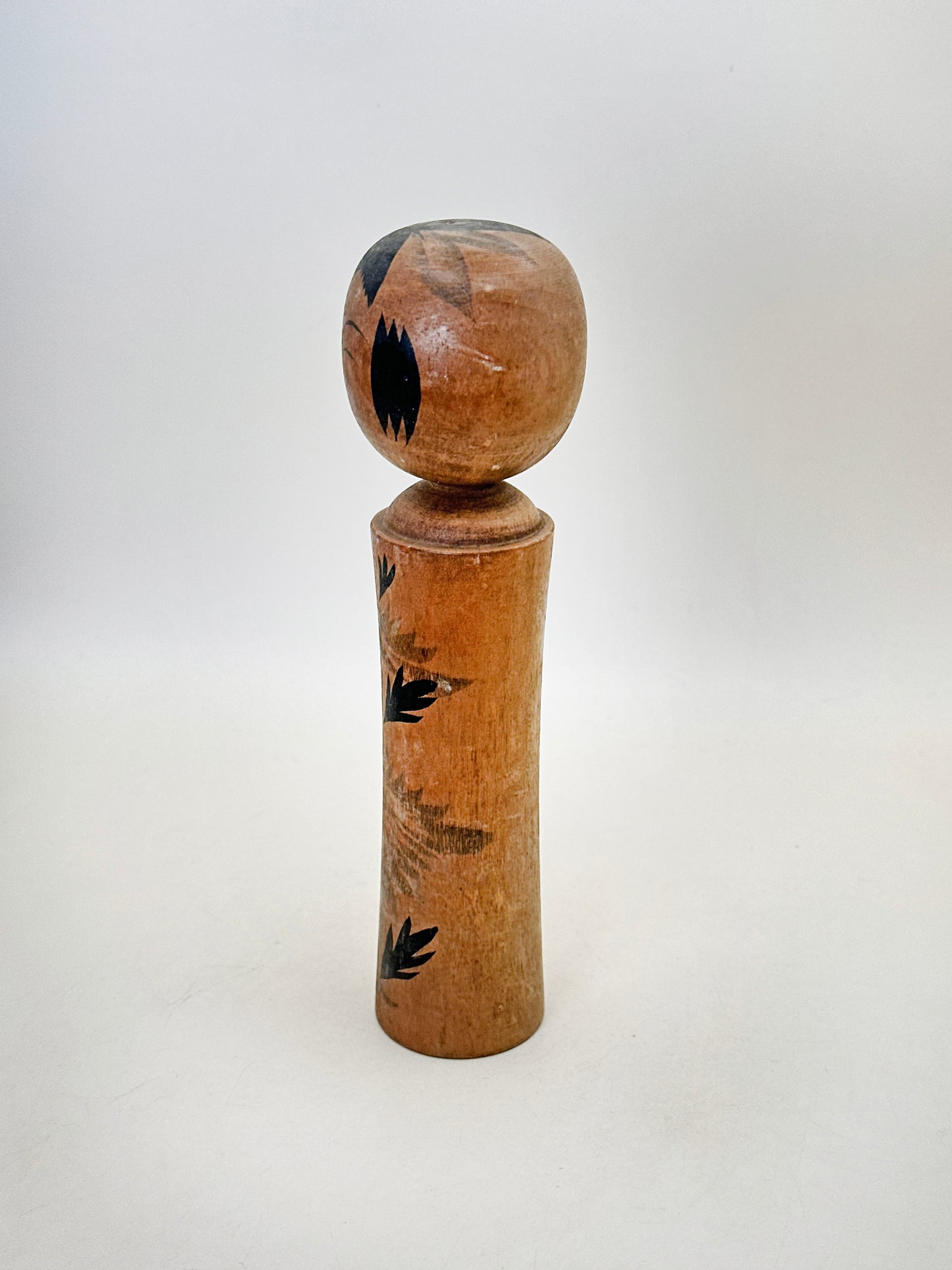 K18143 - Naruko Kokeshi  by Seiji Okazaki 岡崎斉司