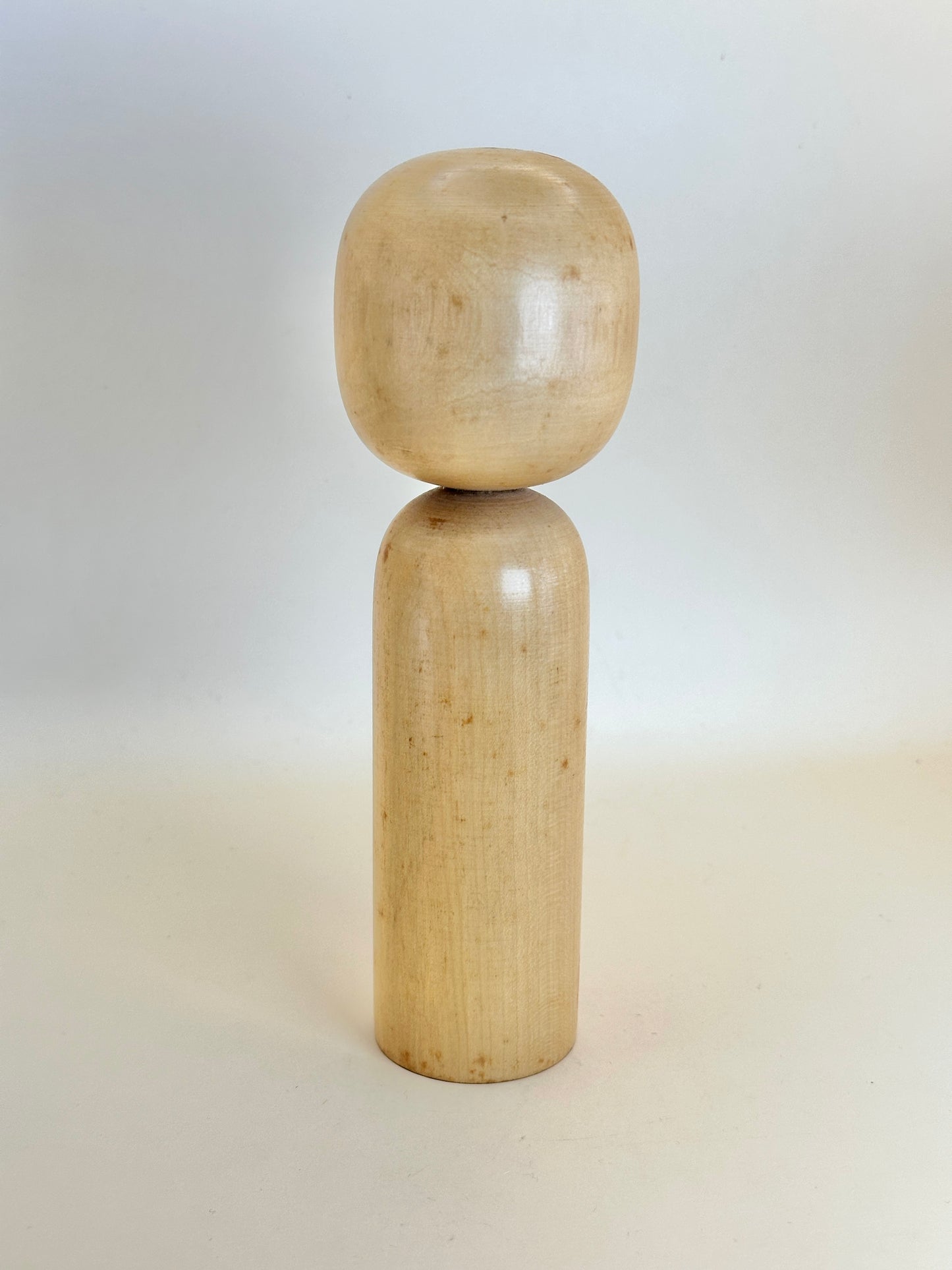 K18113 - Sōsaku Kokeshi by Takahashi Hashime 髙橋はしめ