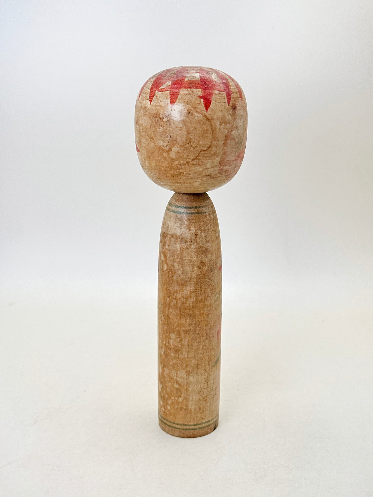 K18144 - Kokeshi Togatta par Nobuo Agatsuma 我妻信雄