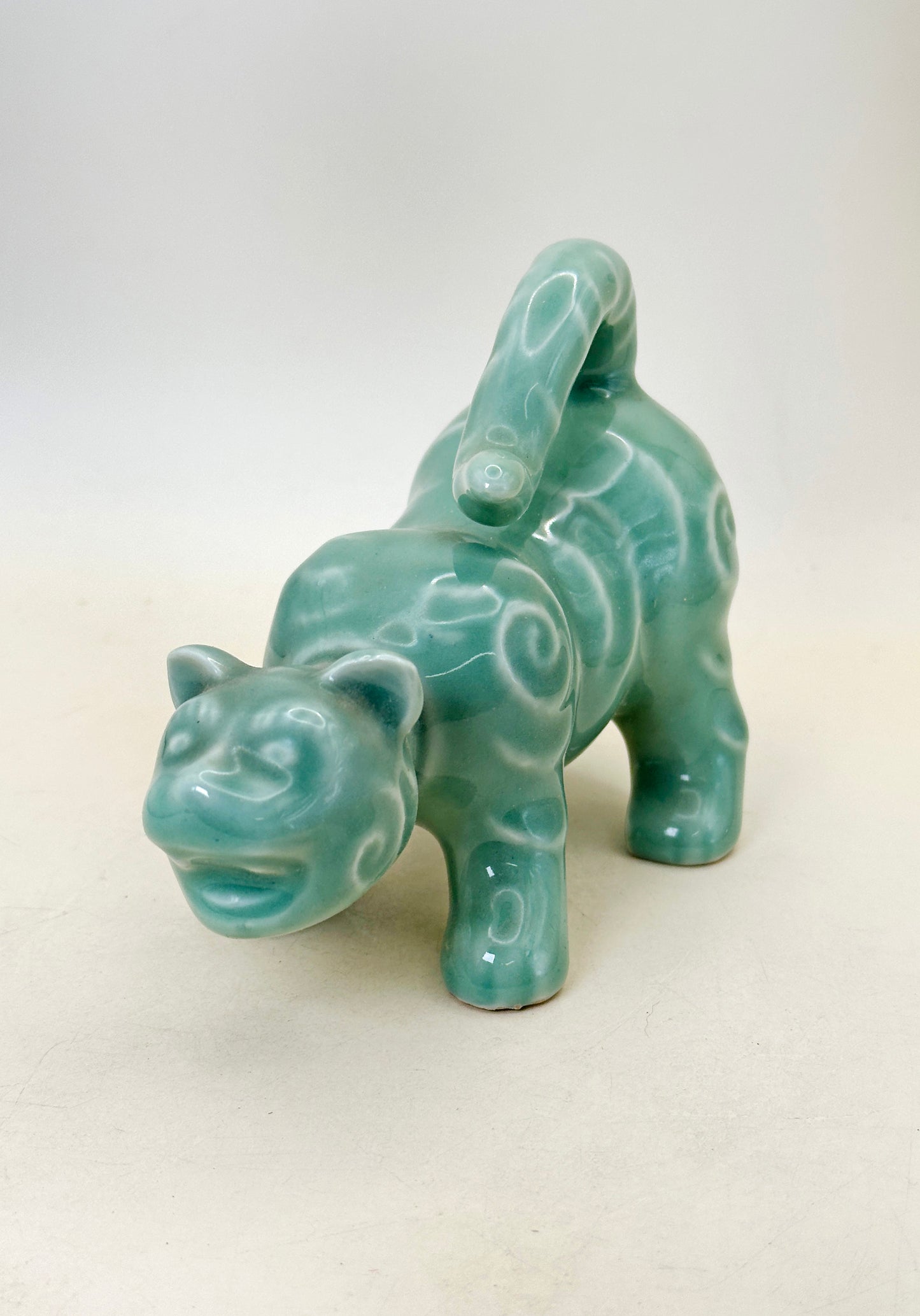 FT380 -  Imari ware tiger figurine 伊万里焼