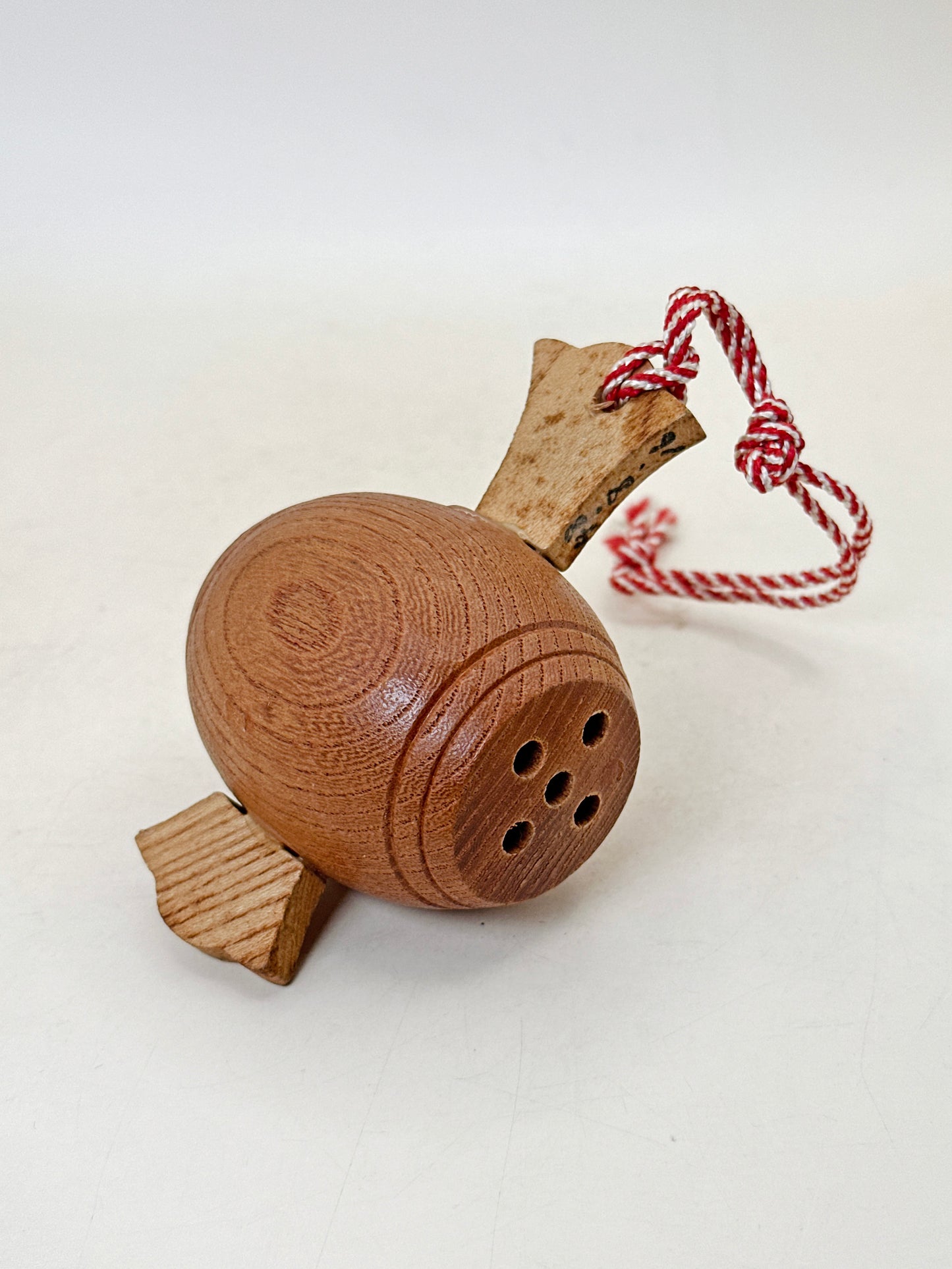 CB215 - Maillet porte-bonheur en bois Dorei Bell 福のこづち