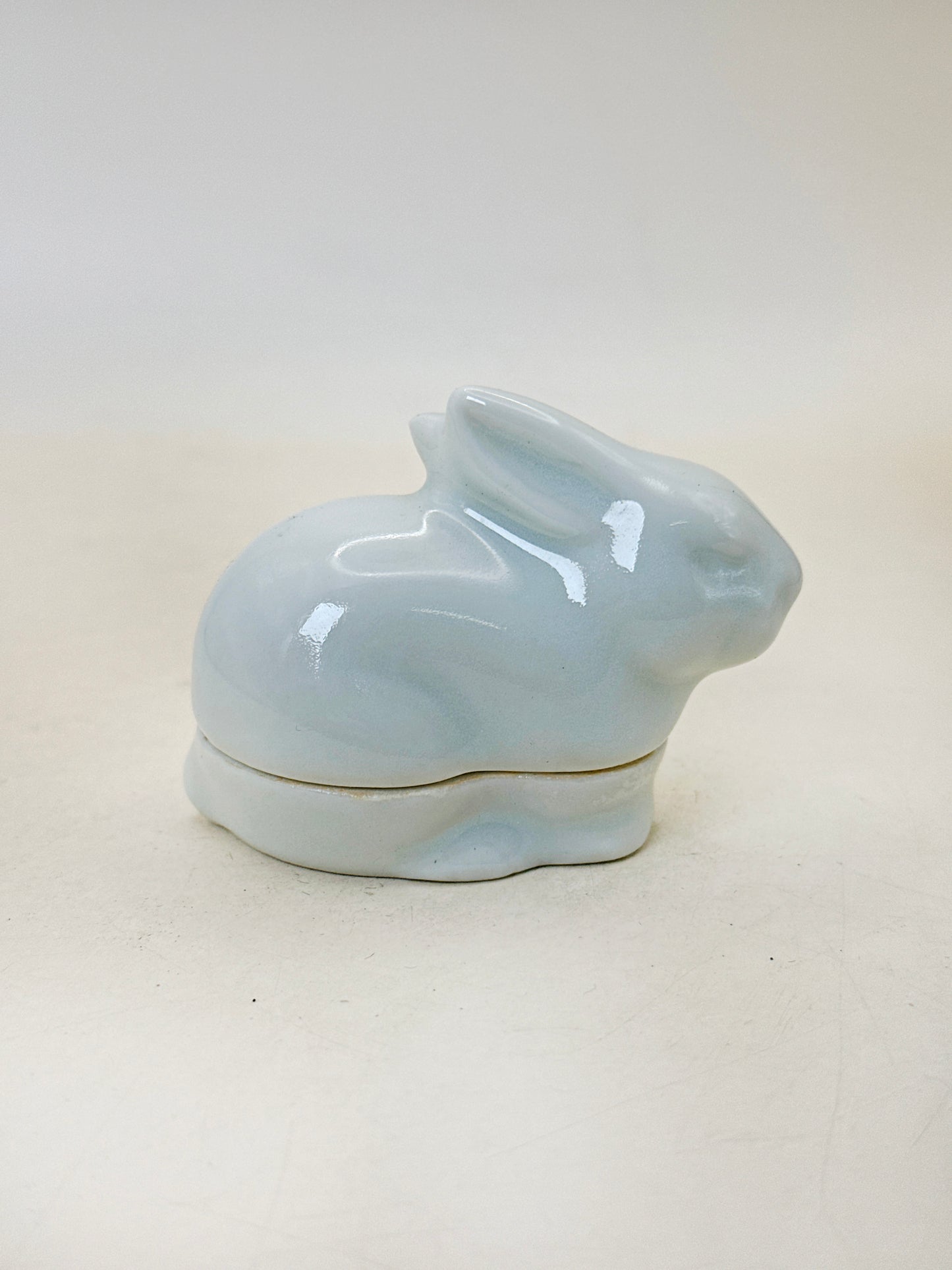 TB227 -   Arita-yaki, kōgō en forme de lapin 有田焼