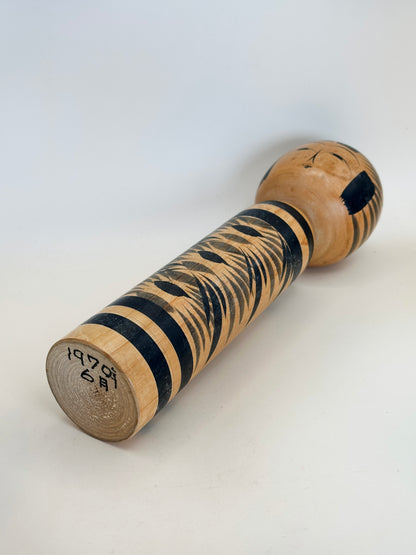 K25067 - Traditional Togatta Kokeshi by Takeji Yamao 山尾武治