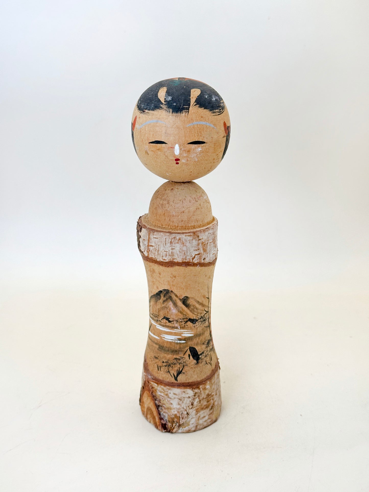 K18146 - Kokeshi Omiyage du lac Shirakaba 白樺湖