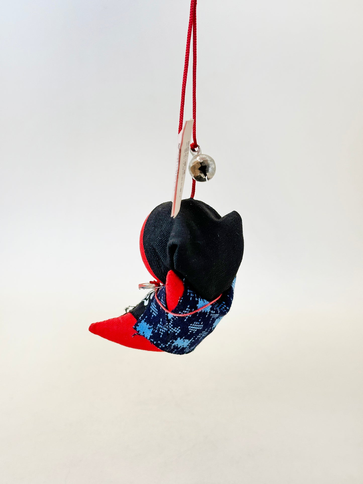 FT369 - Omiyage Crafts of Hida Sarubobo さるぼぼ