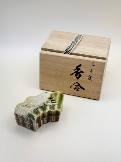 TB90 - Boîte d'encens Kutani-yaki par Takashi Kitamura 北村隆