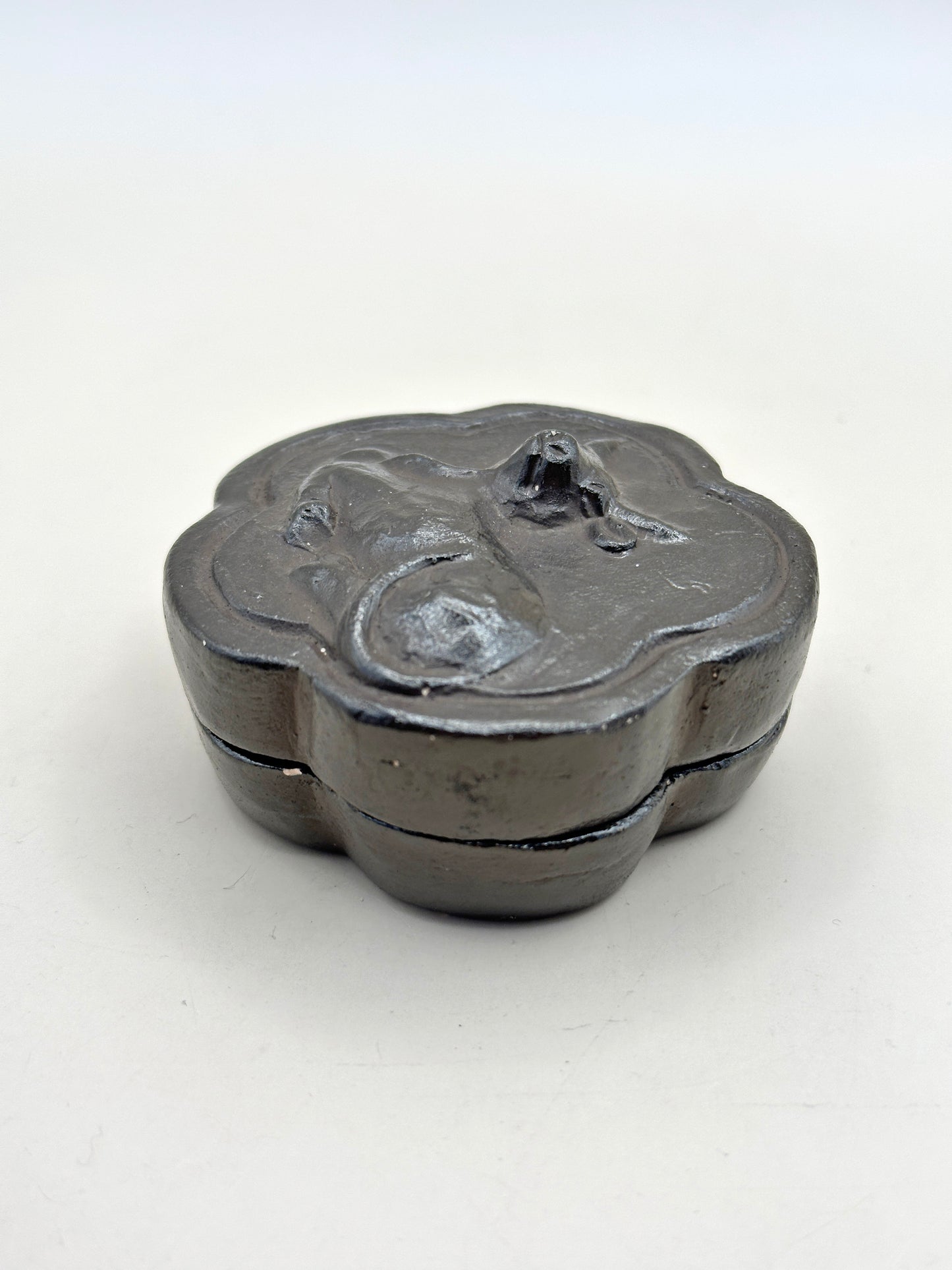 TB146 - Kōgō Incense Box Shinkyoku-style 香盒