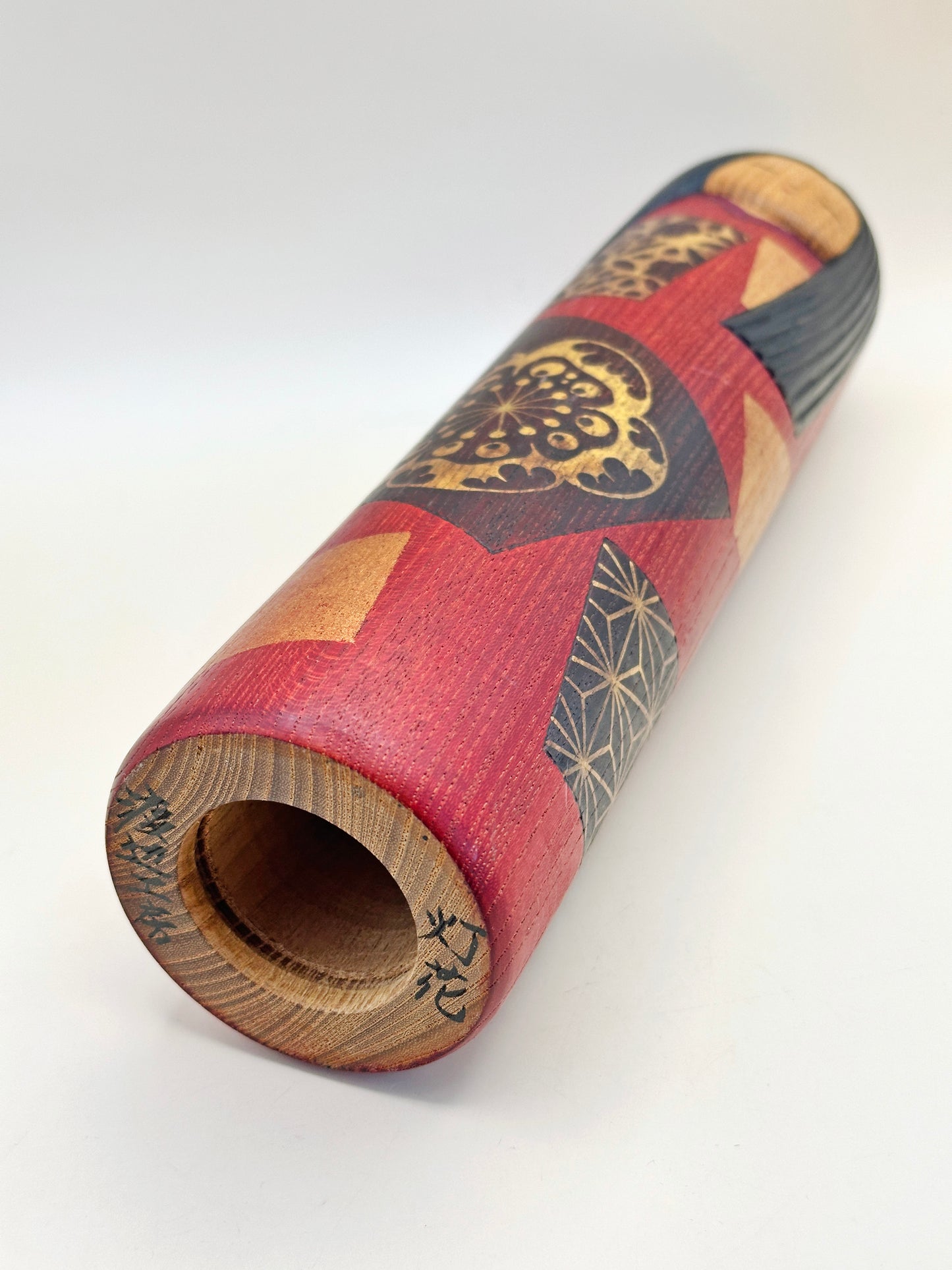 K25071 - Sosaku Light Kokeshi by Watanabe Yuji 渡辺雄二