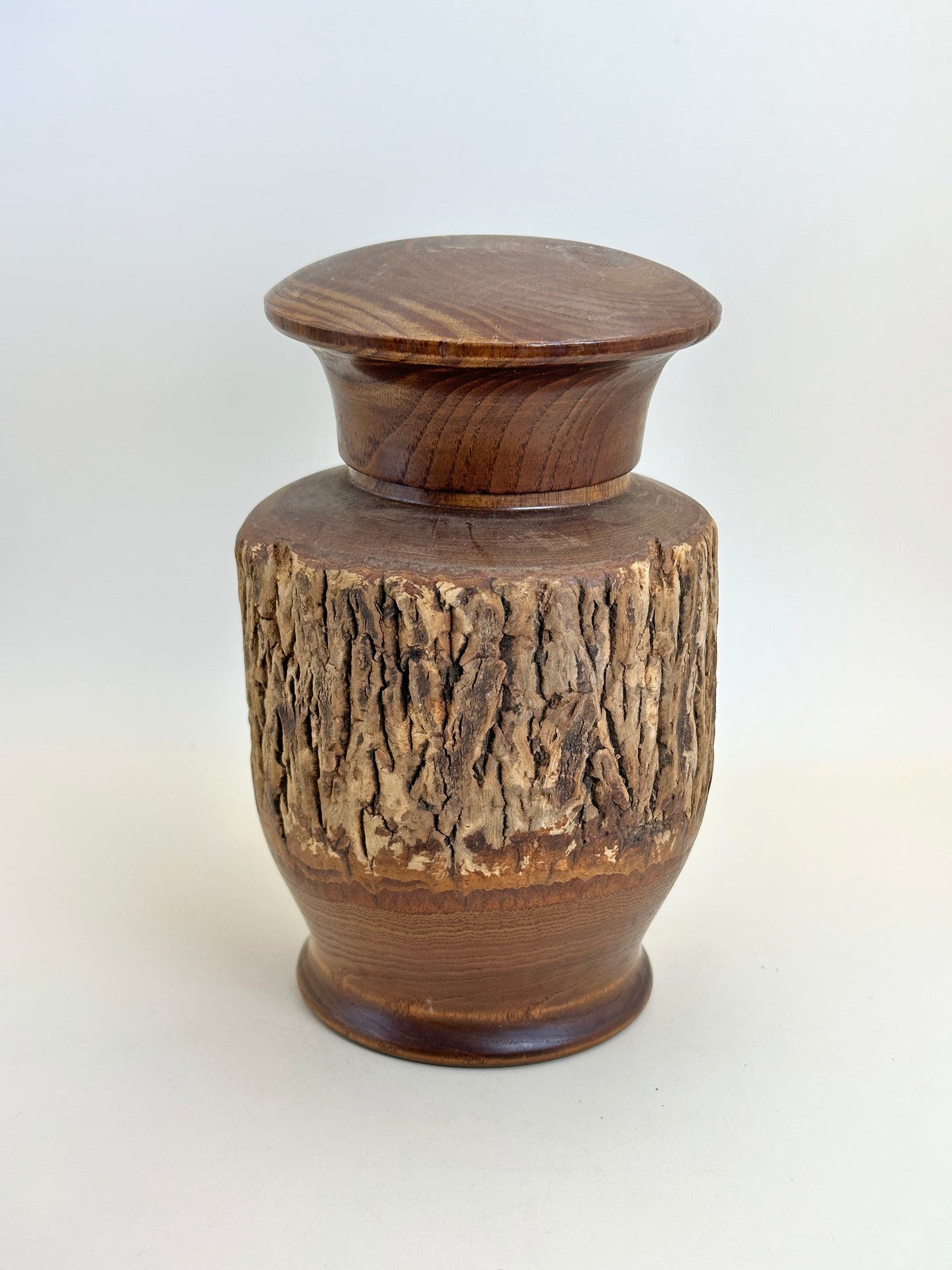 TB94 - Boîte à thé en bois de Paulownia Itto-bori 一刀彫 茶筒
