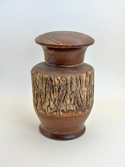 TB94 - Boîte à thé en bois de Paulownia Itto-bori 一刀彫 茶筒