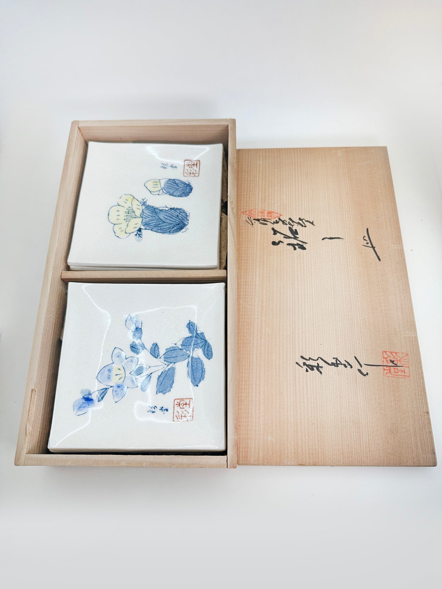 TB110 - Ensemble de petites assiettes Akazu-yaki 赤津焼