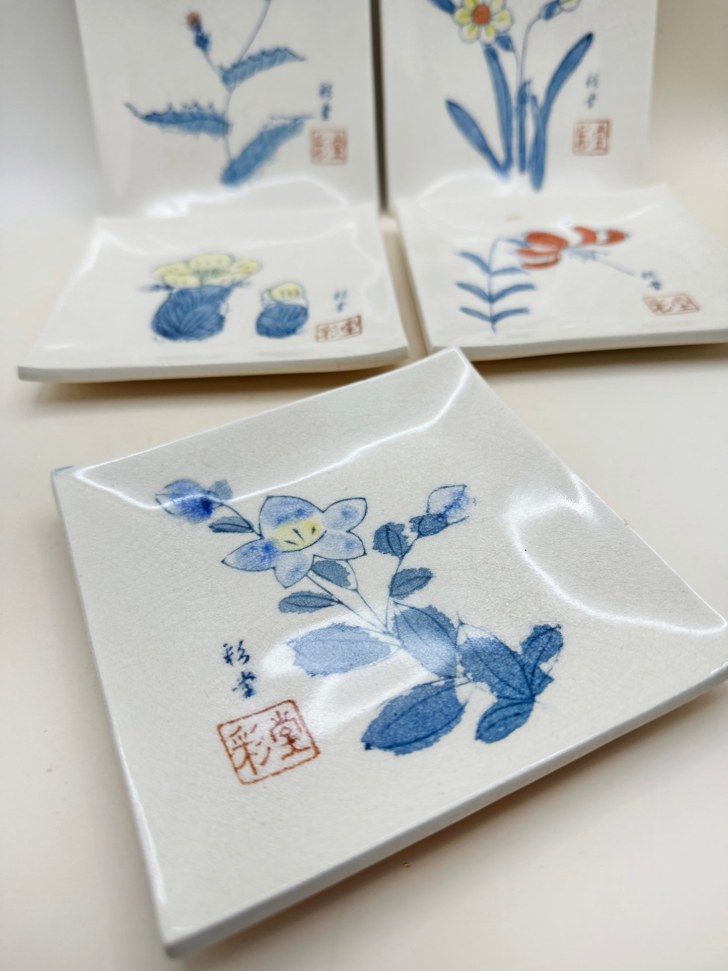 TB110 - Ensemble de petites assiettes Akazu-yaki 赤津焼