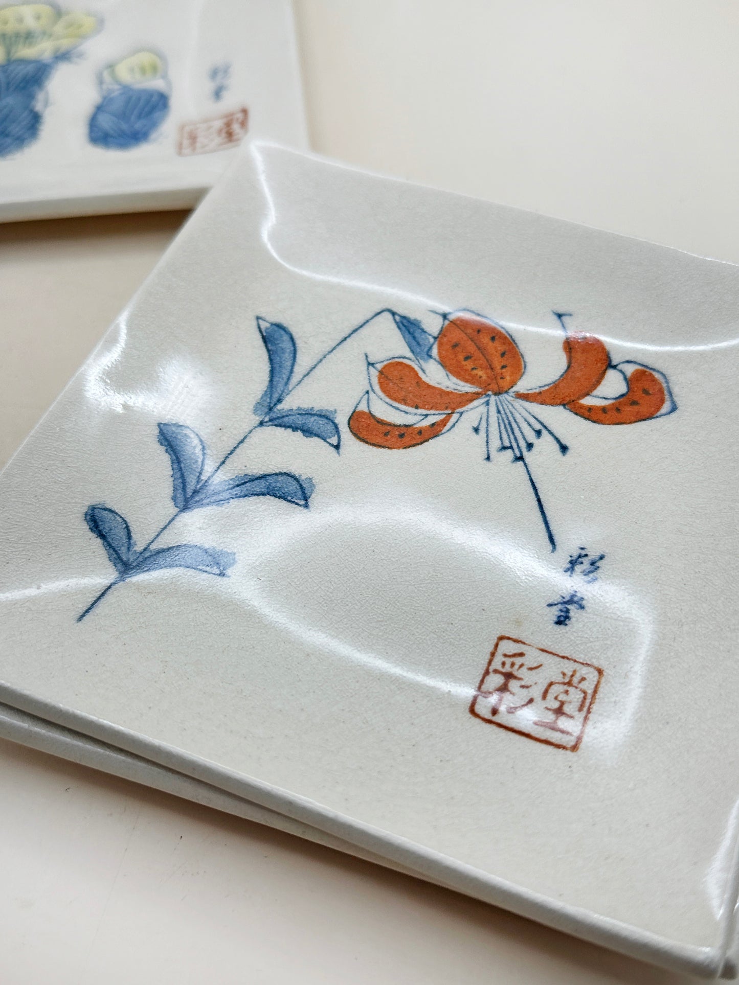 TB110 - Ensemble de petites assiettes Akazu-yaki 赤津焼