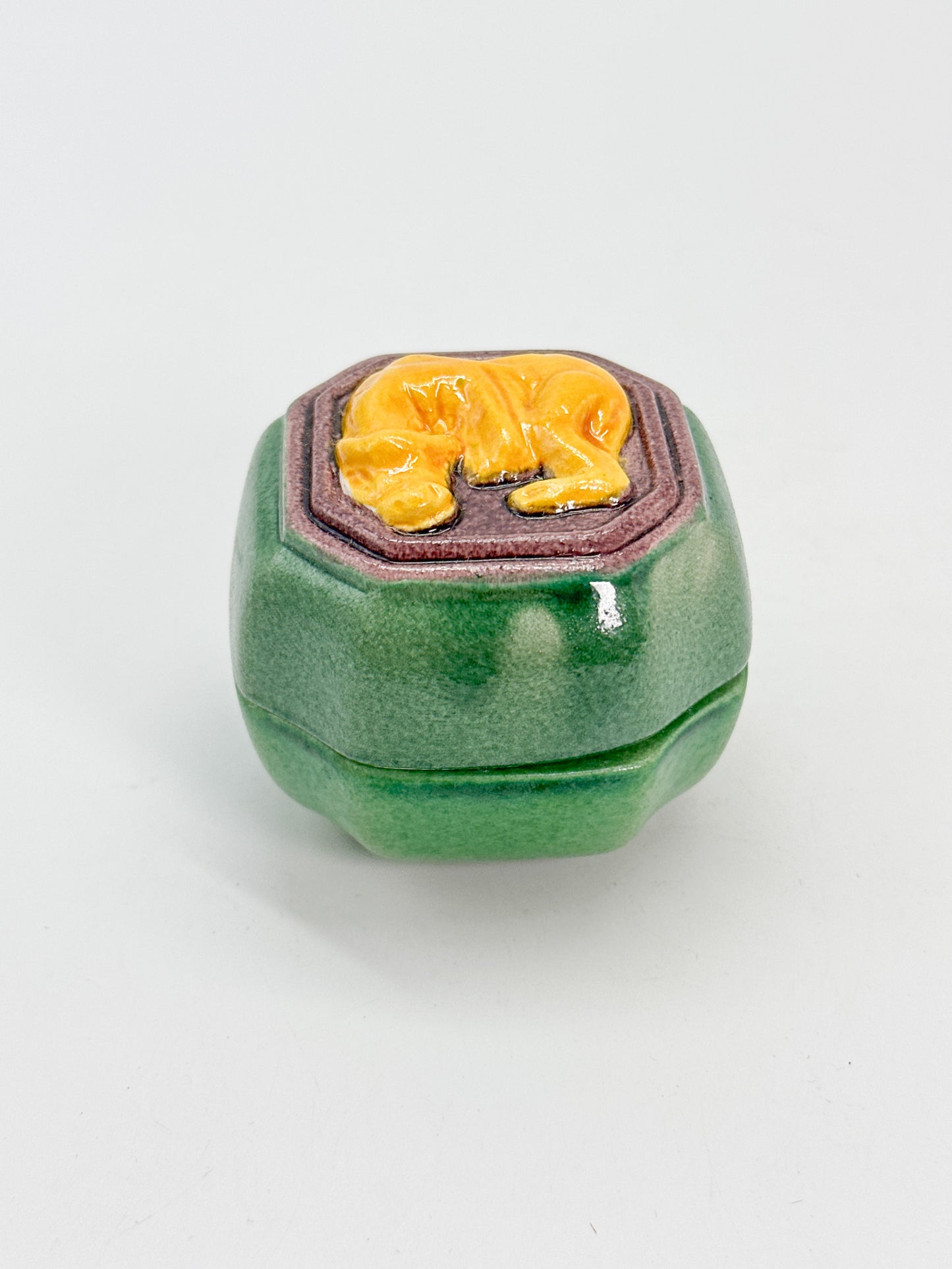 TB367 - Vintage Kōchi-yaki Ox Kogo Box 交趾焼