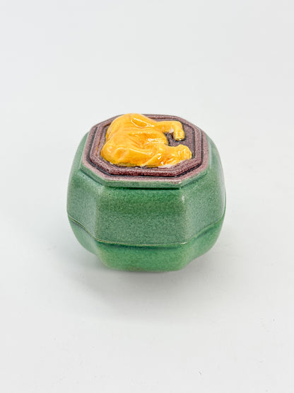 TB367 - Vintage Kōchi-yaki Ox Kogo Box 交趾焼