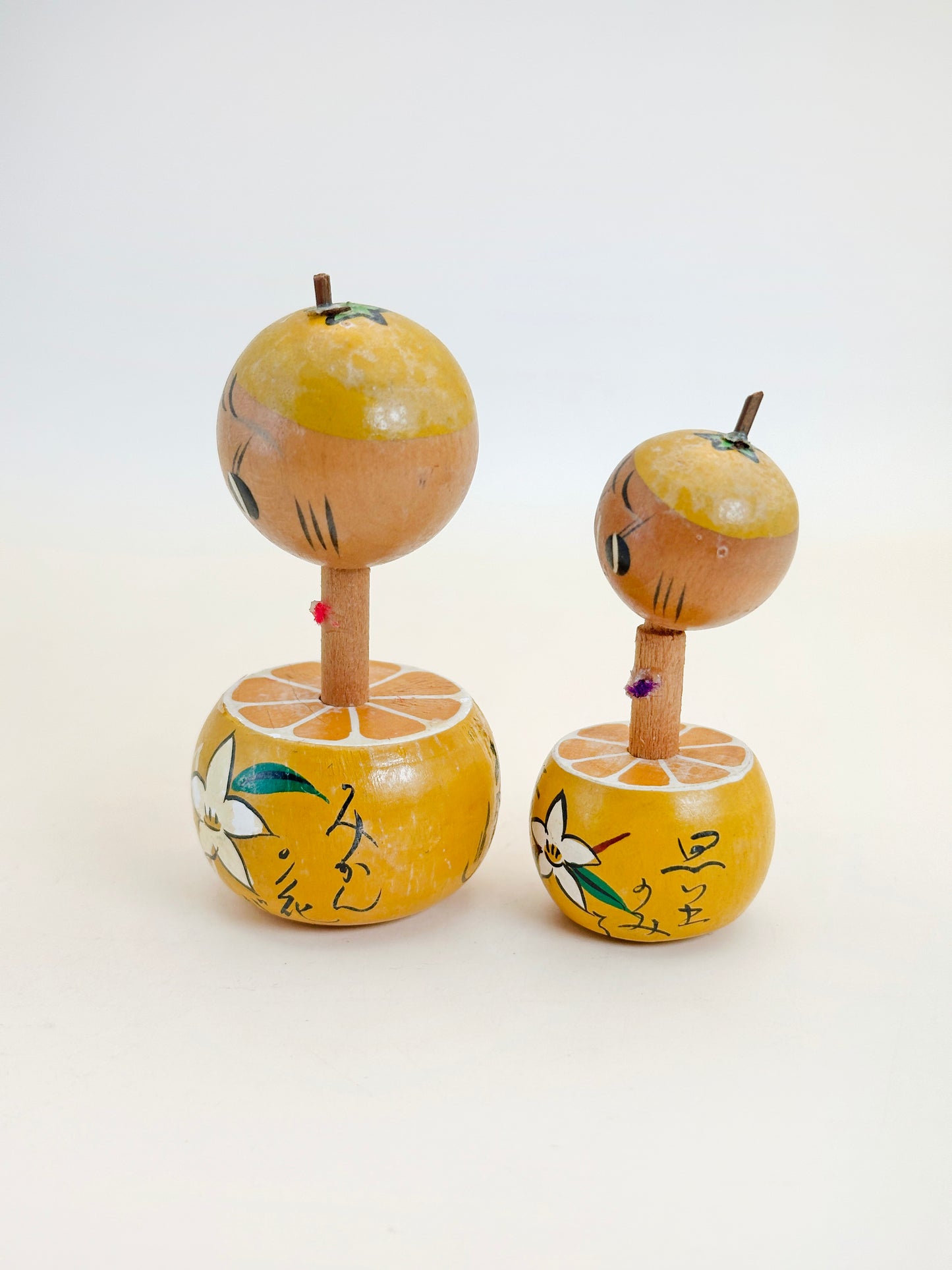 K05047 - Omiyage Mikan Kokeshi Shirahama 白浜町