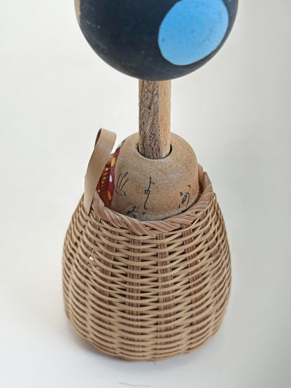 K10196 - Omiyage kokeshi of Izumeko いづめこ
