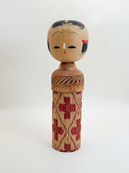 K20165 - Ajiro-ami omiyage kokeshi 網代編み