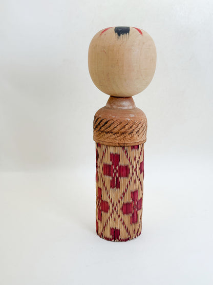 K20165 - Ajiro-ami omiyage kokeshi 網代編み