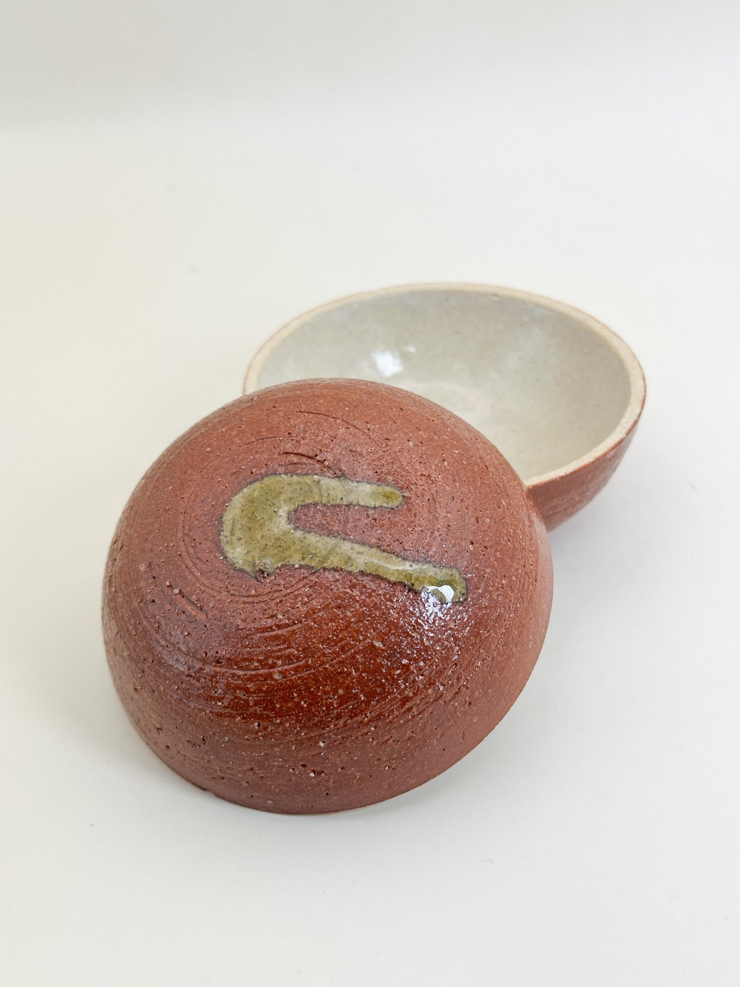 TB382 - Shigaraki-yaki Kogo Box 信楽焼