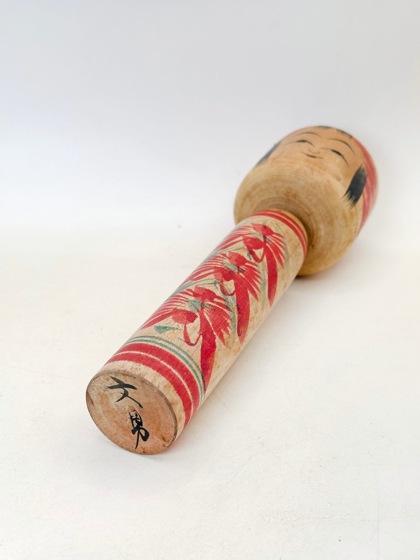 K20143 - Traditional Togatta kokeshi by Fumio Sato 佐藤文男