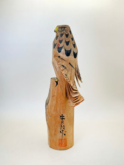 K25147 - Omiyage Sasano Ittōbori Hawk 笹野一刀彫 鷹