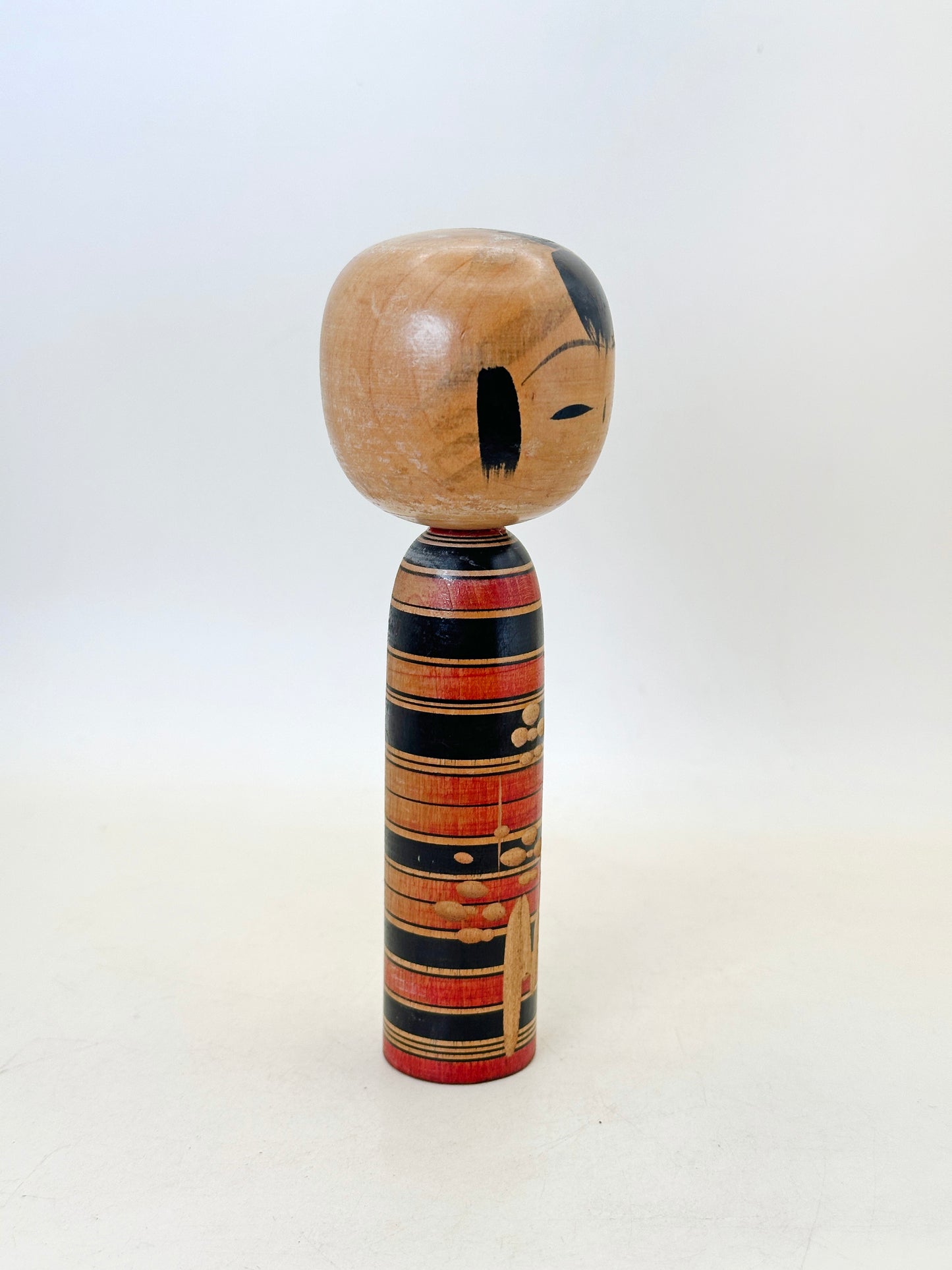 K15139 - Shingata Kokeshi by Shōichi 莊一