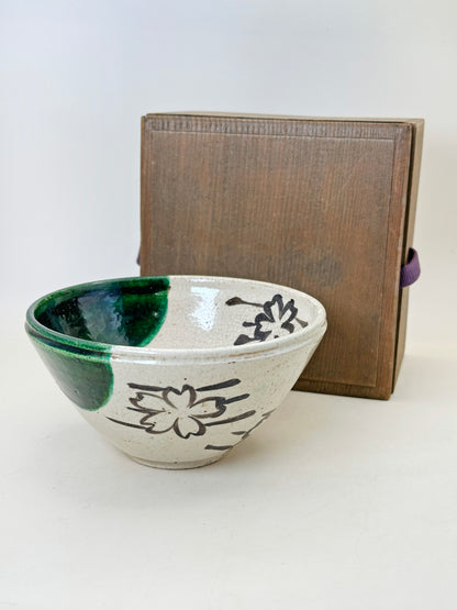 TC88 - Chawan Matcha Bowl of Oribe-yaki 織部焼