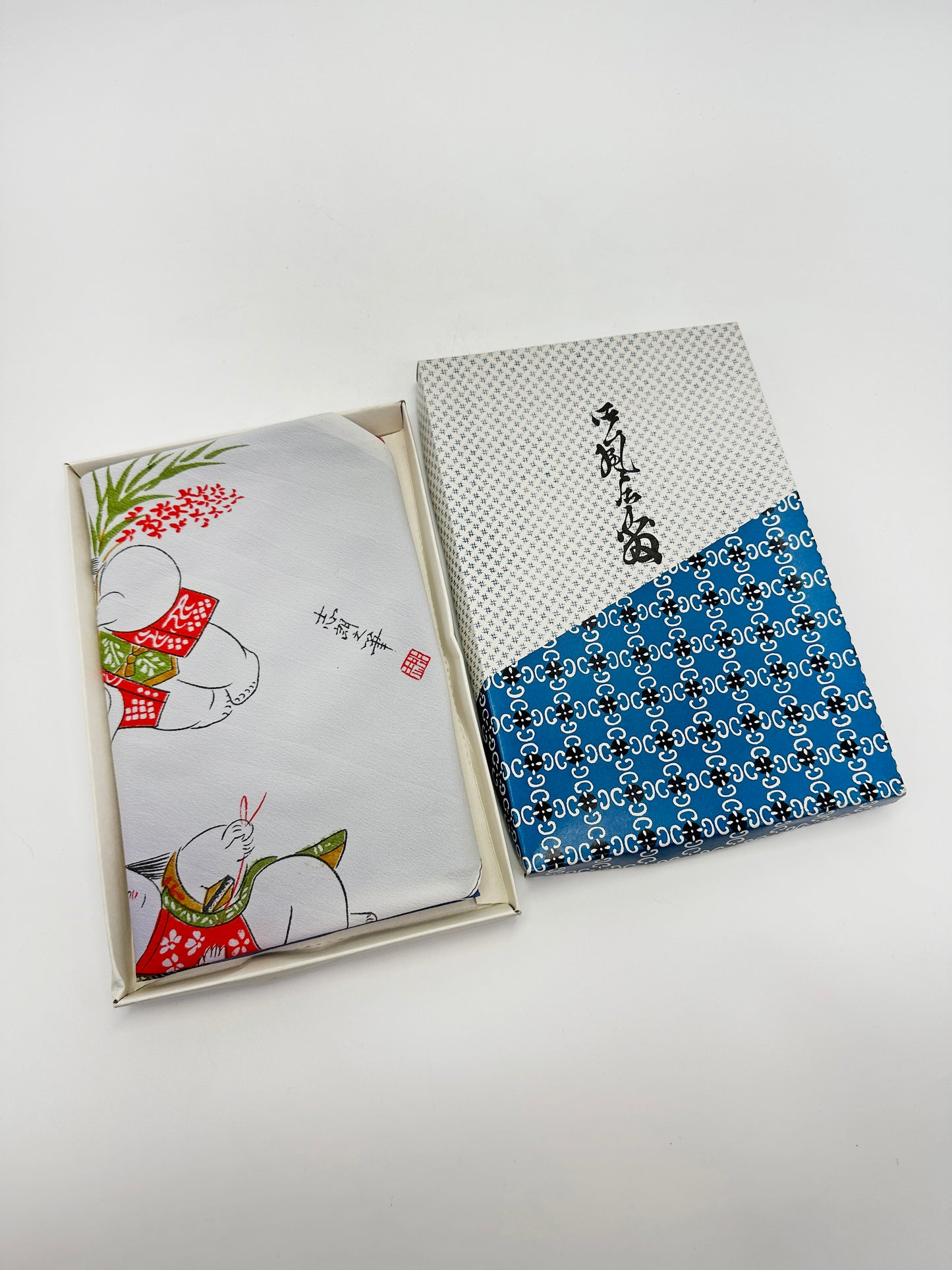 FA14 - Furoshiki Fabric Cloth Kotobuki Ningyō 寿人形