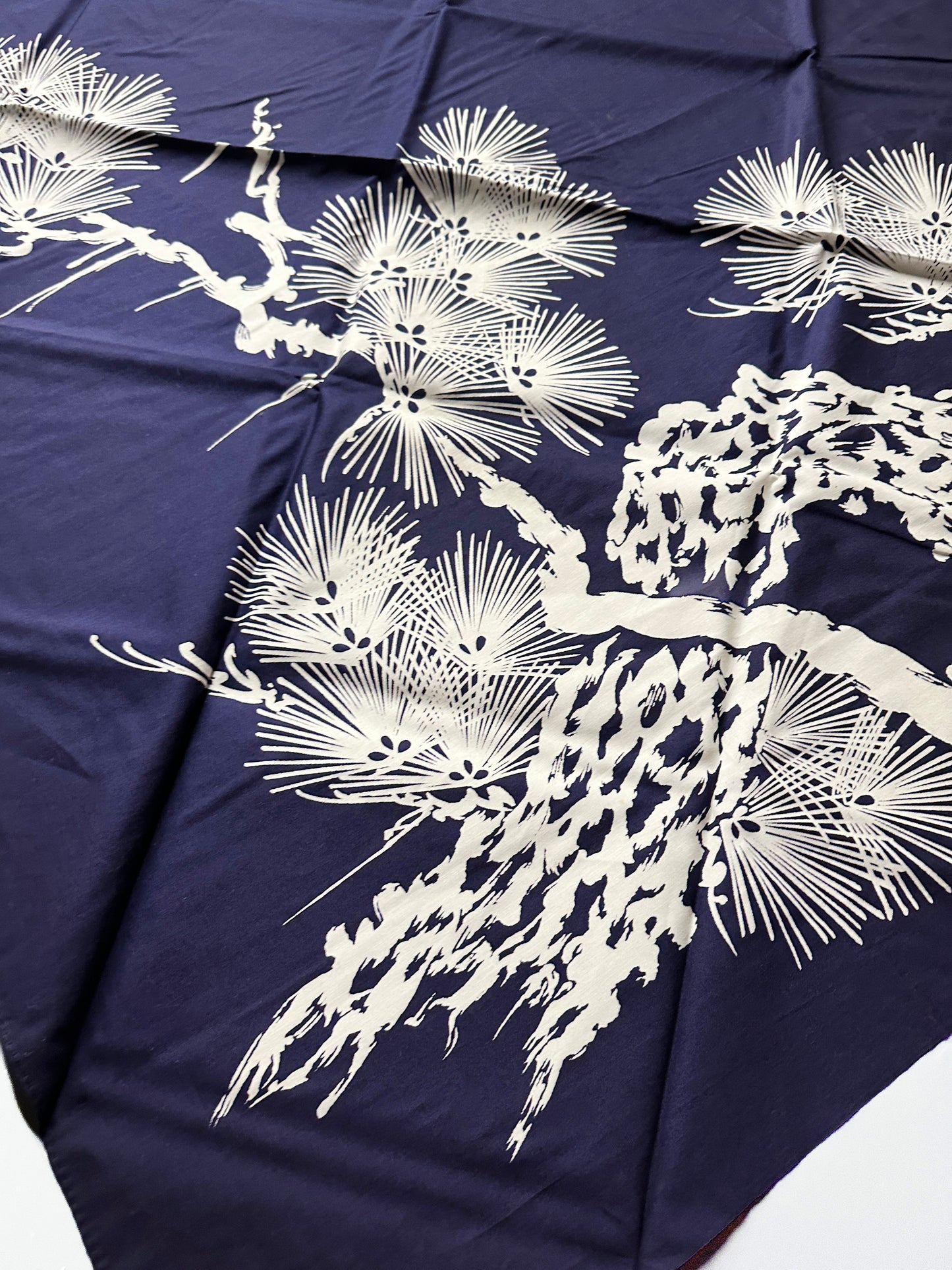 FA16 - Furoshiki Tissu Pin Matsu 松