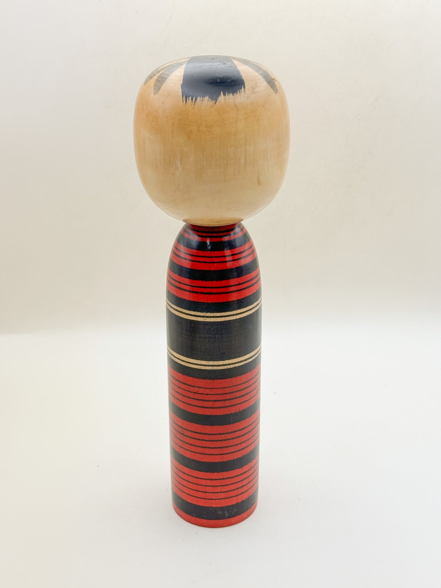 K25208 - Sosaku shingata kokeshi by Chūichi Ōe 大江忠一