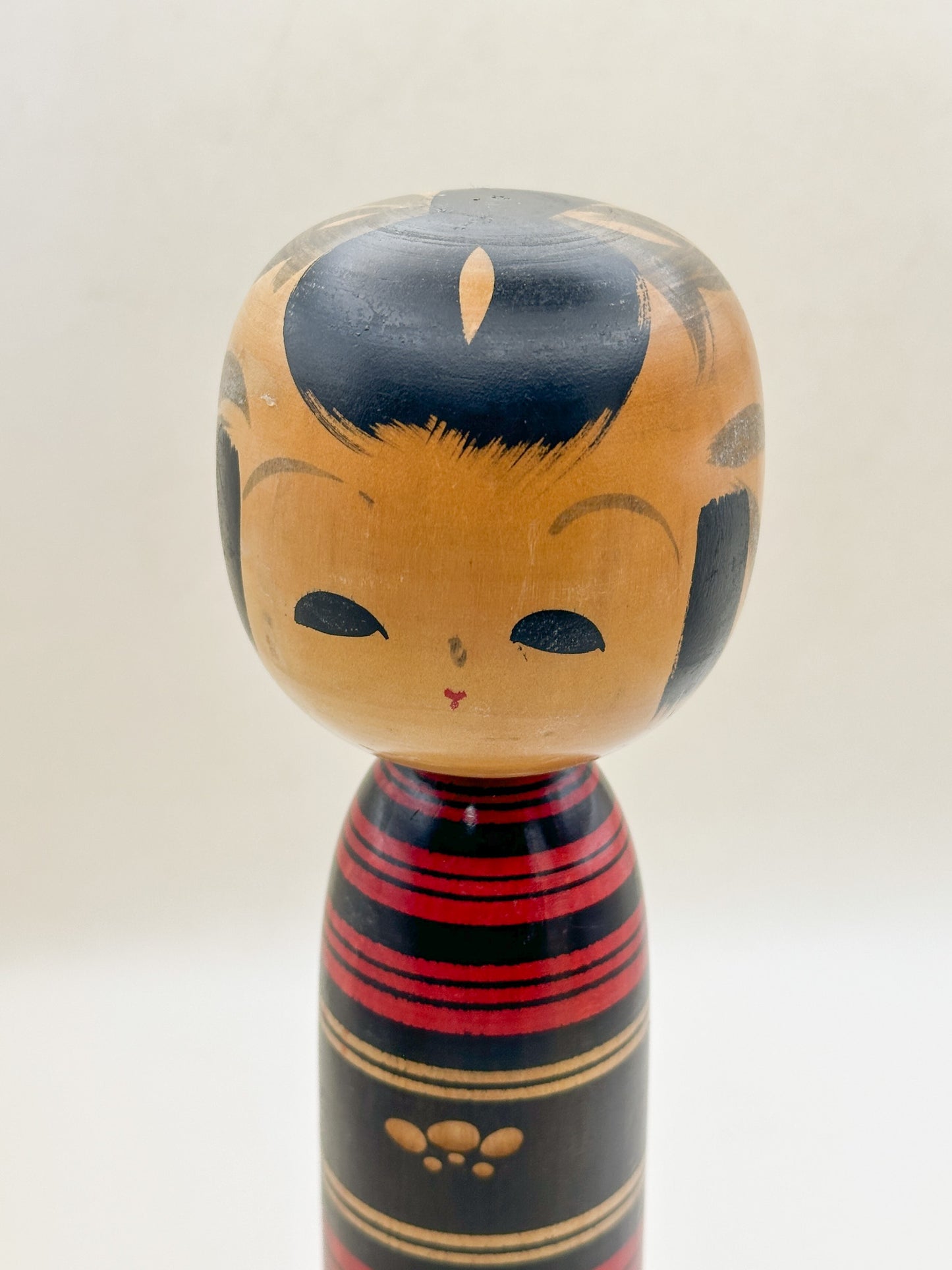K25208 - Sosaku shingata kokeshi by Chūichi Ōe 大江忠一