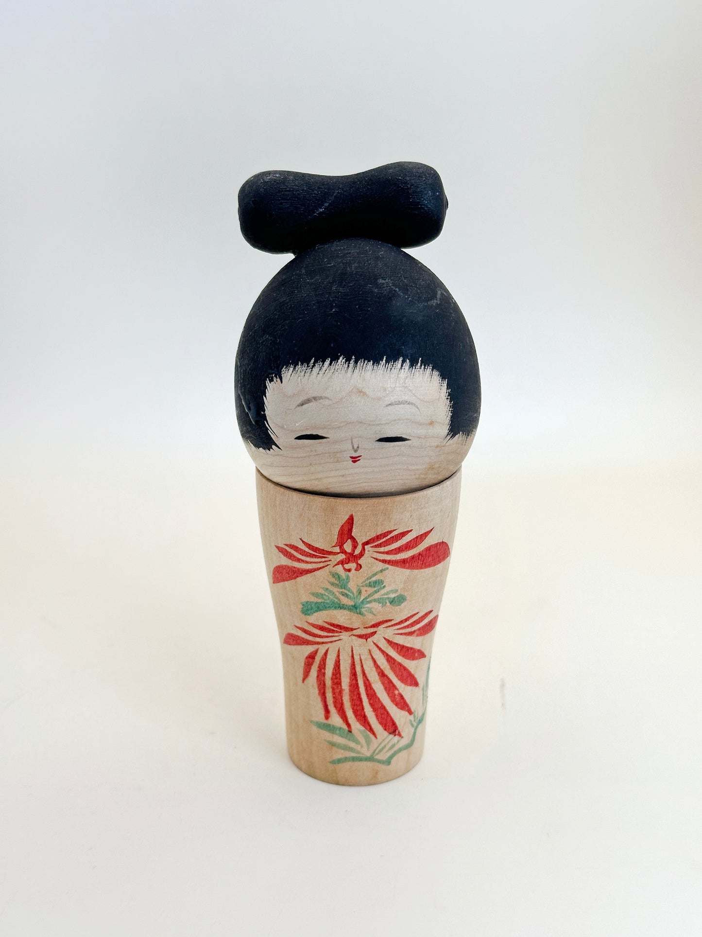 K15102 - Sosaku Shingata Kokeshi by Yoshio 良雄