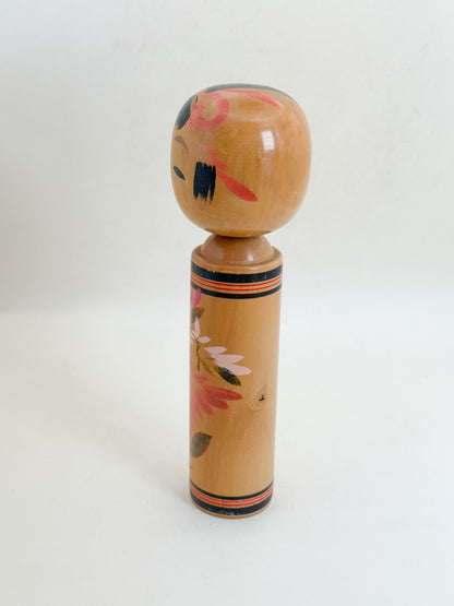 K18174 - Shingata kokeshi by Onuma Akira 大沼昭
