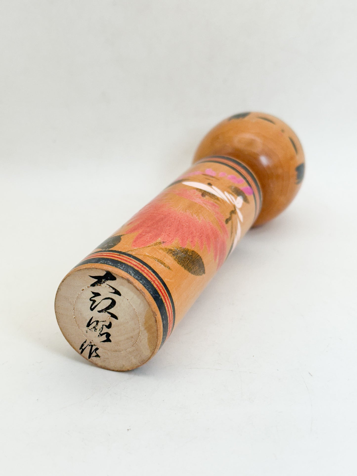 K18174 - Shingata kokeshi by Onuma Akira 大沼昭