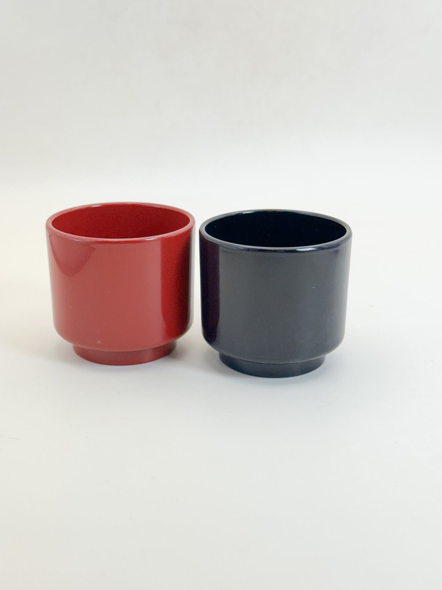 TB390 - Wajima-nuri sake cups 輪島塗