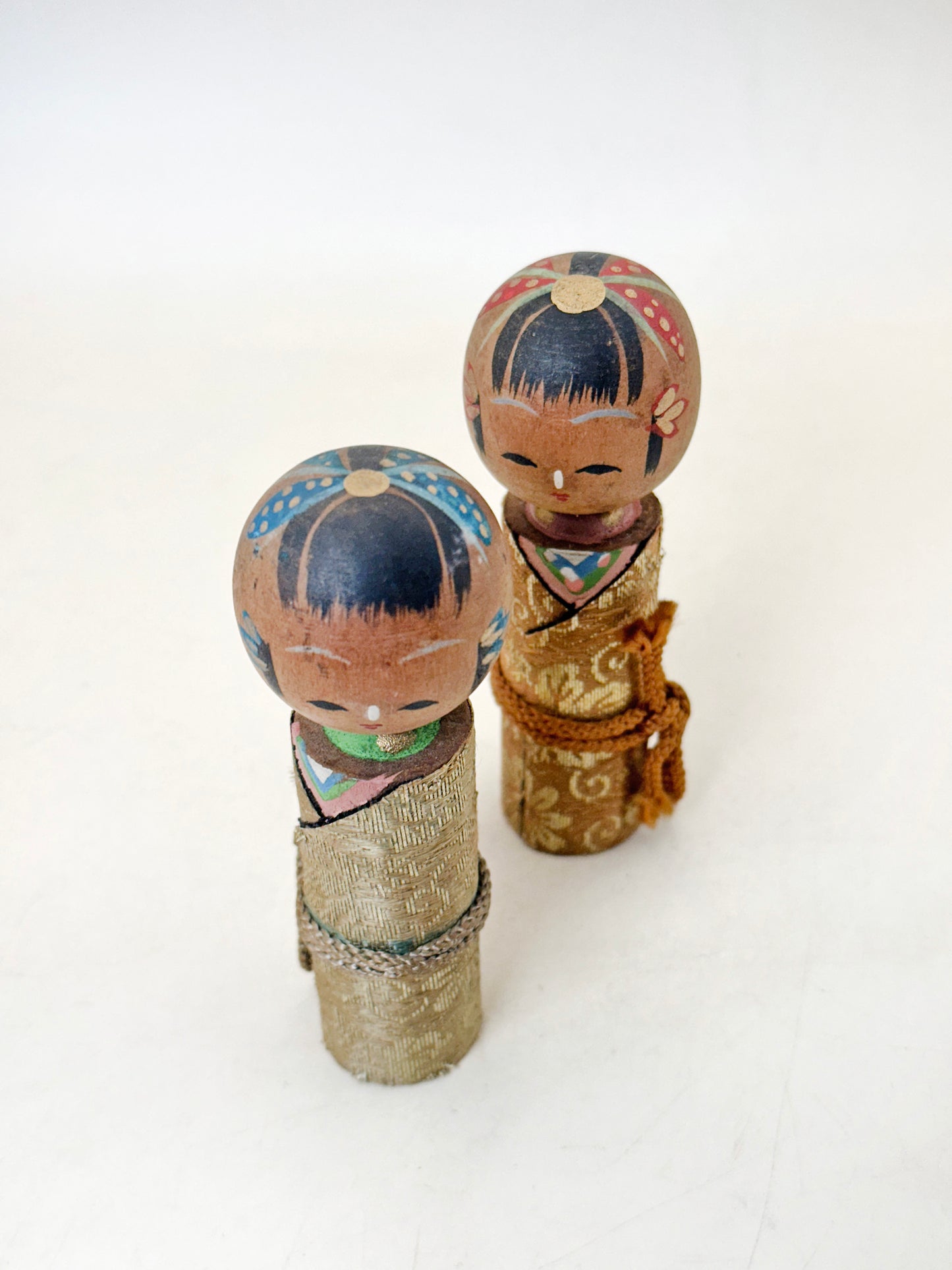 K10211 - Kokeshi Omiyage de Shūshūkai 蒐集會