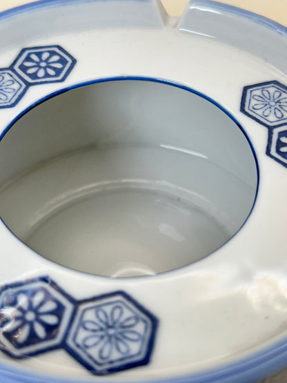 TB237 - Cendrier en porcelaine Arita-yaki 有田焼