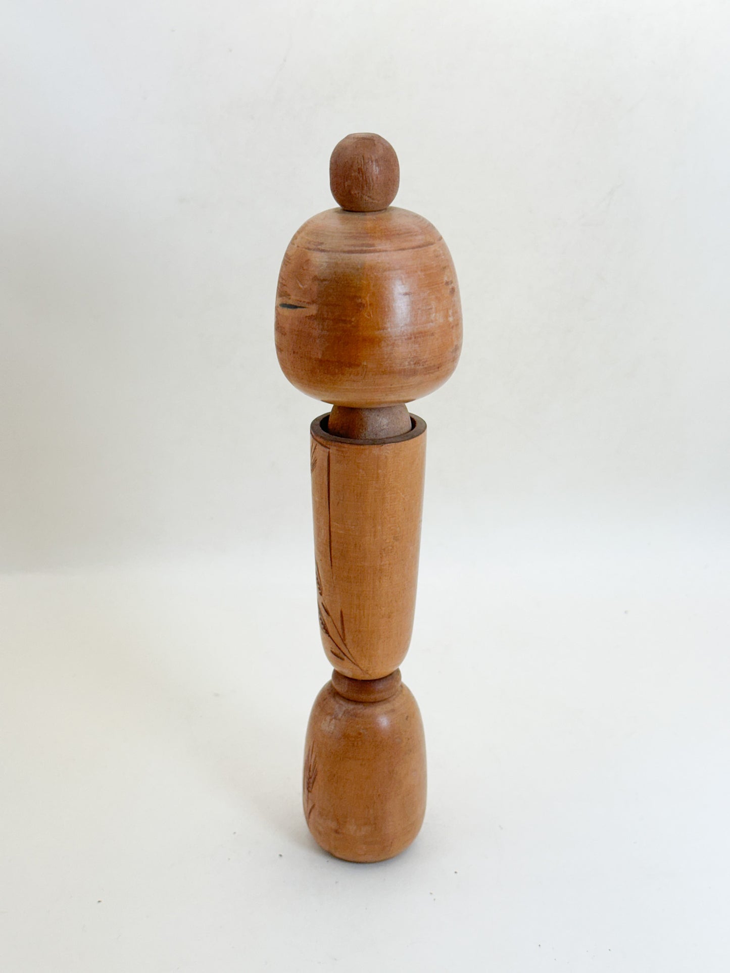K25217 - Sōsaku Kokeshi by Kishi Sadao 岸貞男