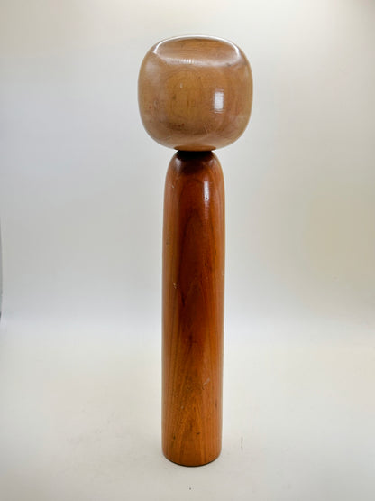 K30017 - Sosaku Shingata Kokeshi par Hitokura Masamichi 一倉正道