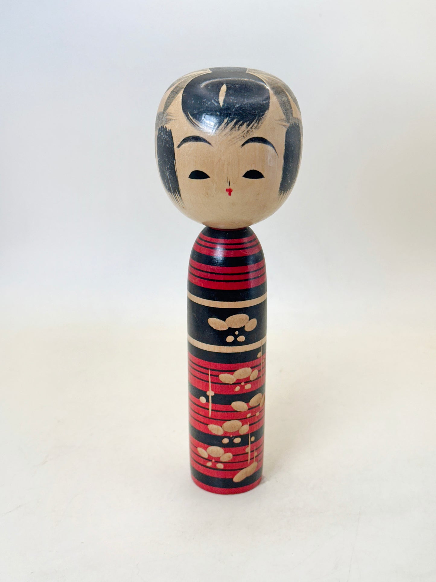 K18148 - Kokeshi Shingata par Chuji Kudo 工藤忠二