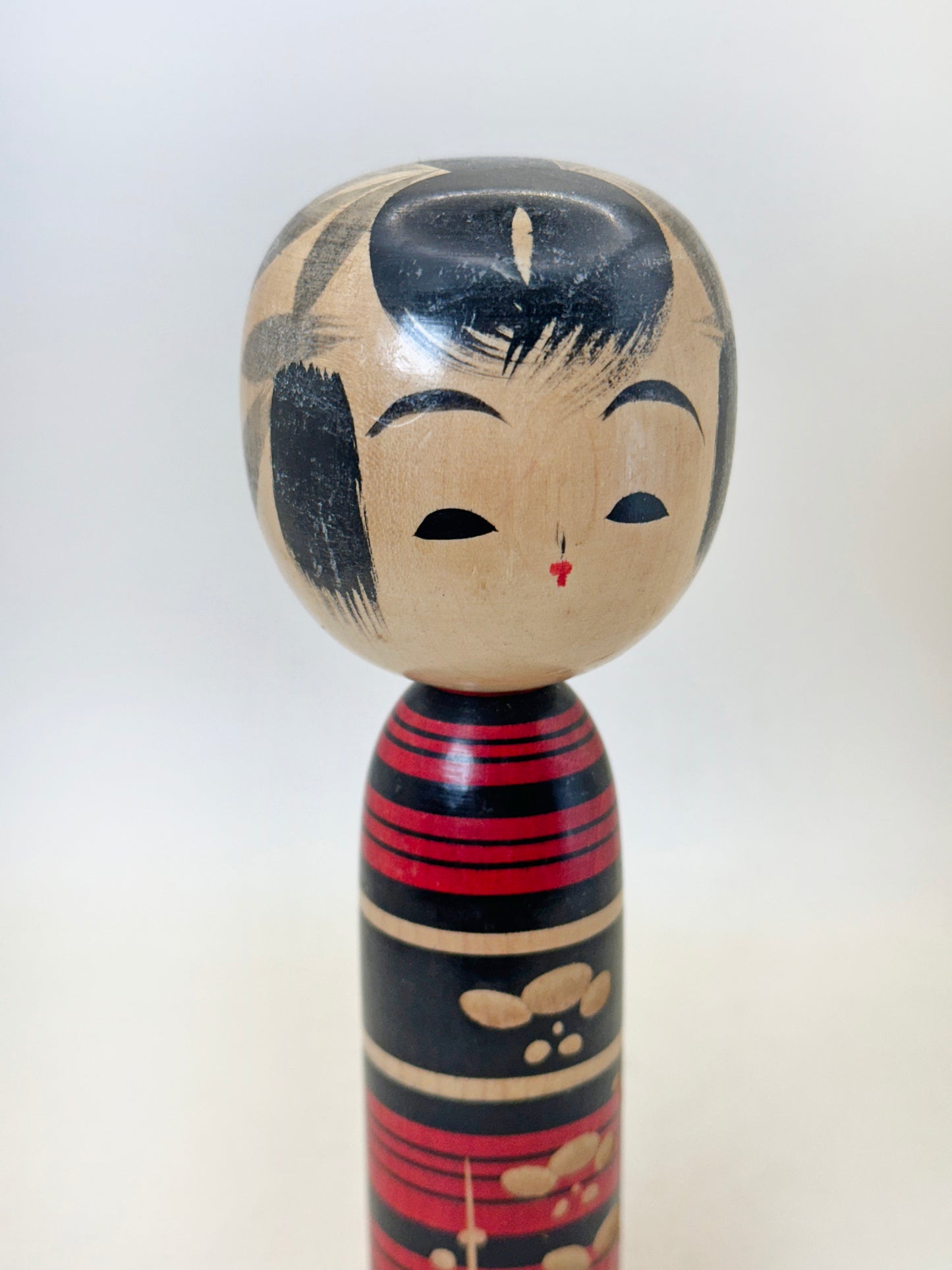 K18148 - Kokeshi Shingata par Chuji Kudo 工藤忠二